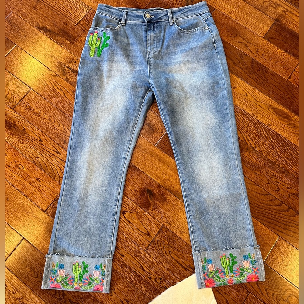 Denim jeans with cactus details